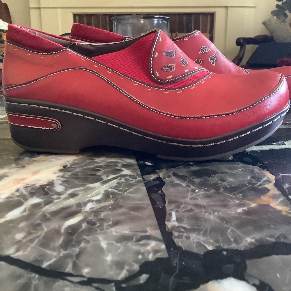 L’Artiste Spring Step Burbank Bekitza oxblood floral leather clogs size 39